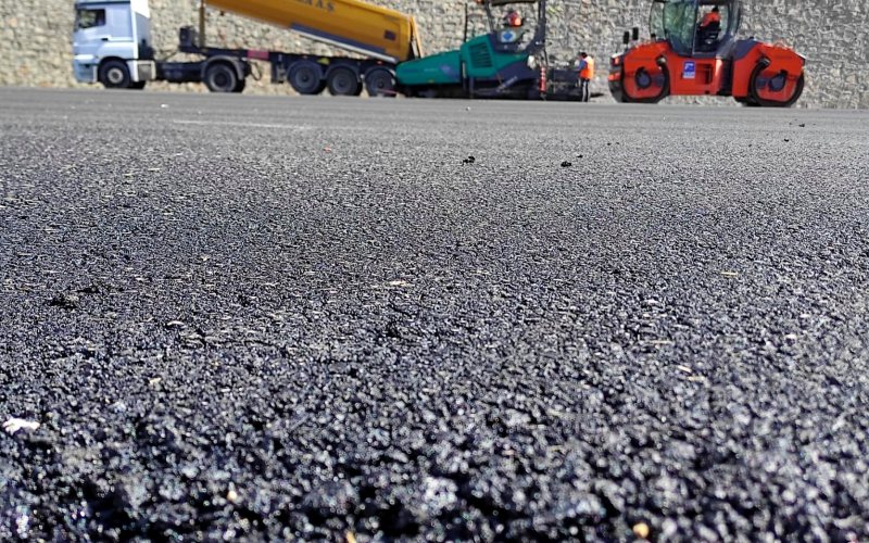 Otoyol şantiyesinde üstyapı çalışması — Deha Altyapı saha arşivi