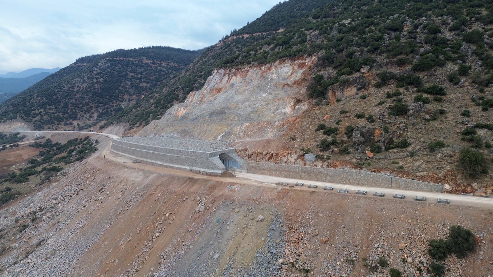Fevzipasa demiryolu guzergahi ve tarim arazileri perspektif