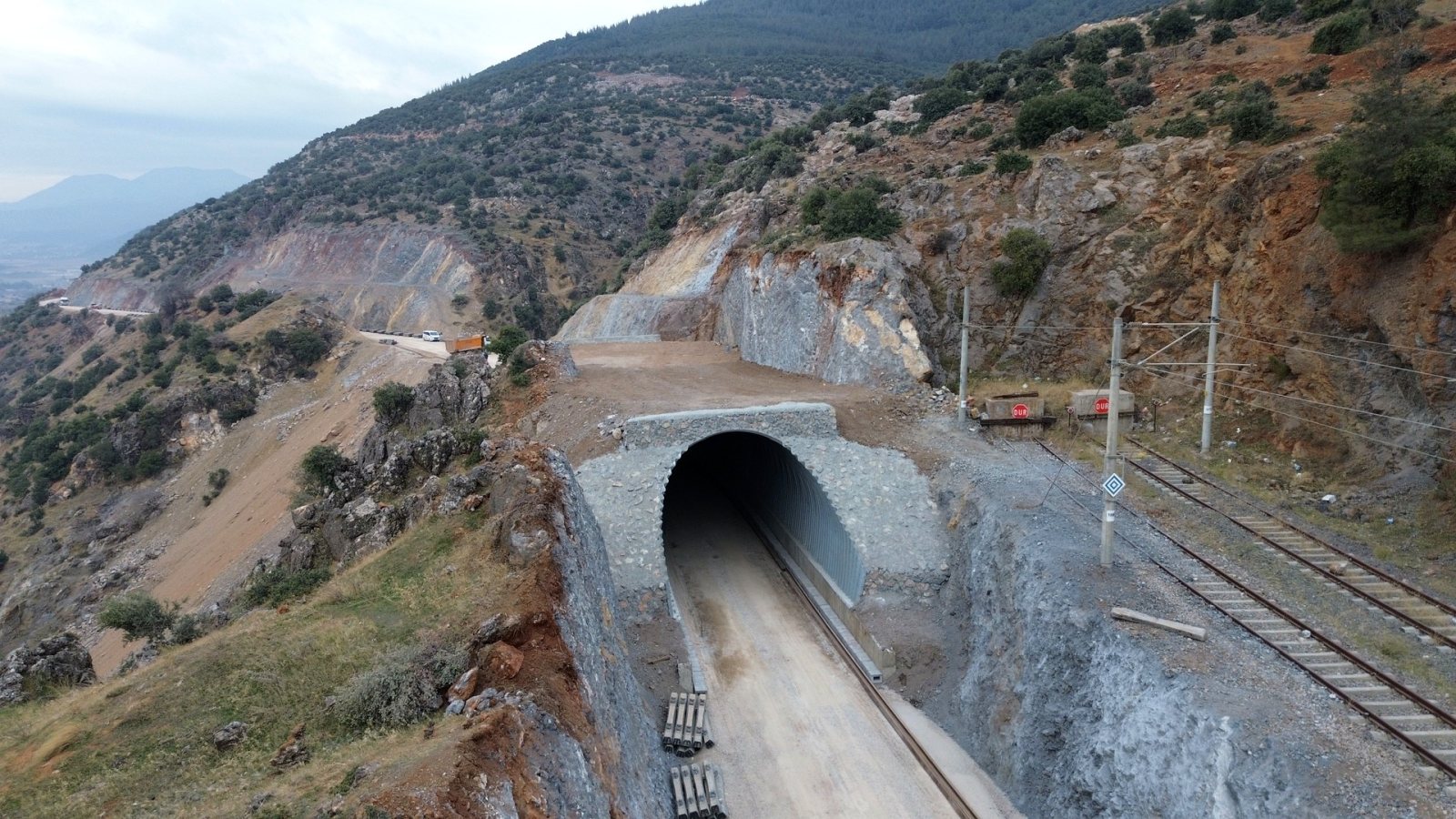 Fevzipasa demiryolu tamamlanan hat bolumu 02