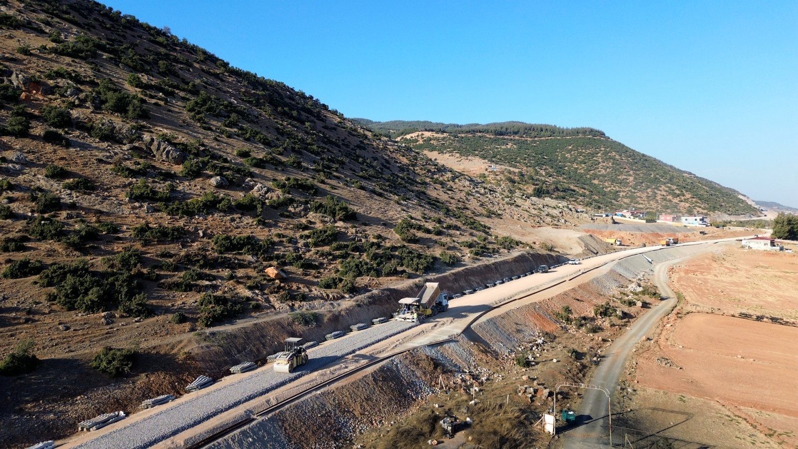 Fevzipasa demiryolu tunel giris portali hava cekimi