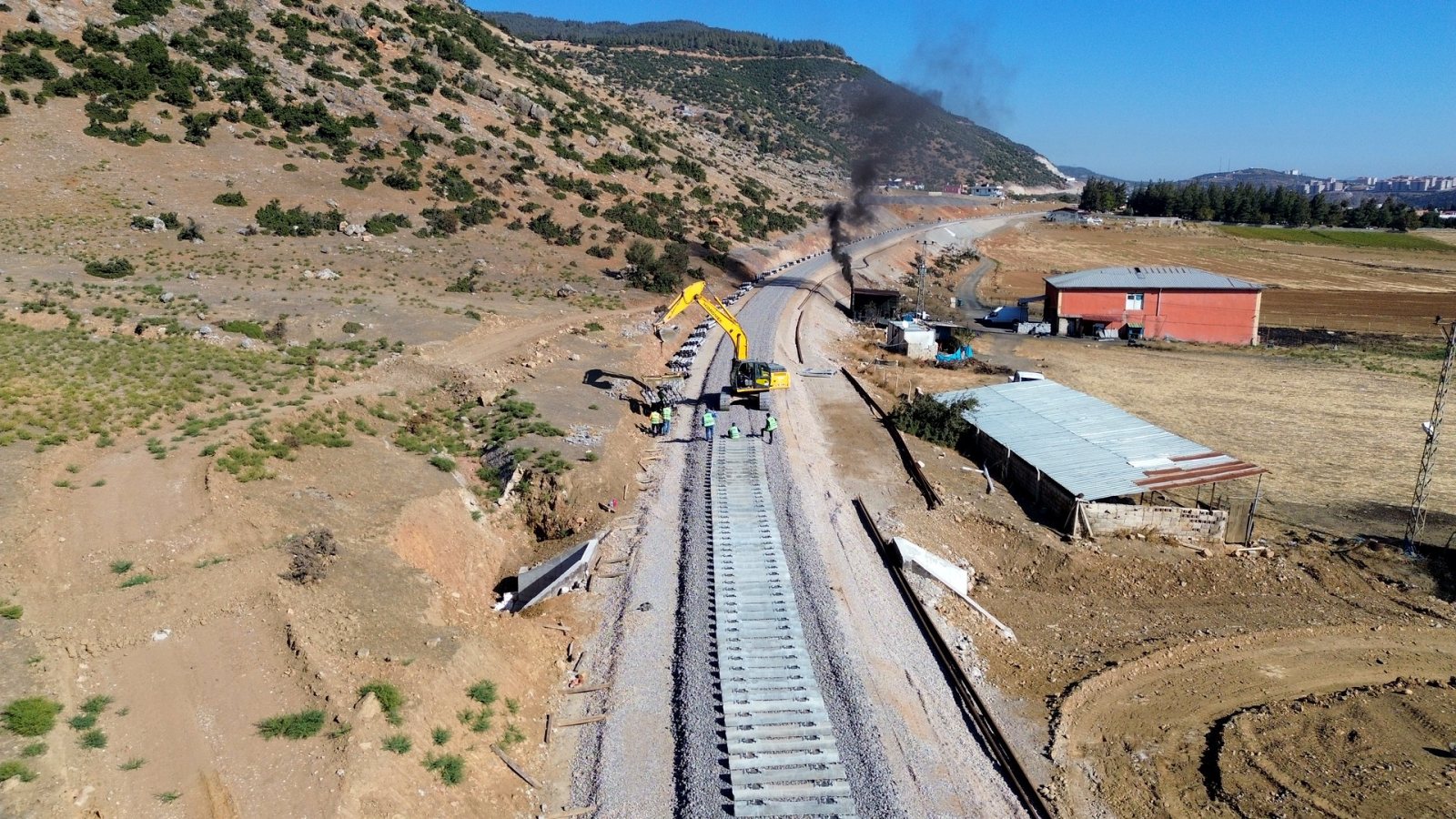 Fevzipasa demiryolu tunel kazisi ve portal guclendirme