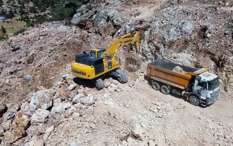 Kaya kazısı ve nakliye — Deha Altyapı saha arşivi
