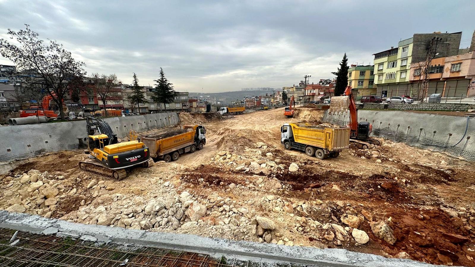 Sahinbey tuneli ici surus guvenligi ve yol cizgileri
