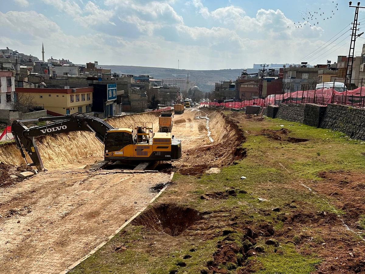 Sahinbey tuneli kazisi jumbo delgi ve tahkimat calismasi