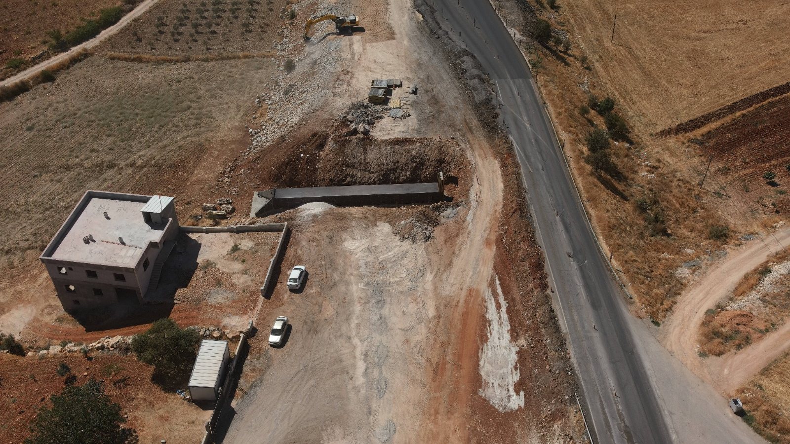 Menfez çıkışı ve kanal kazısı — hava çekimi